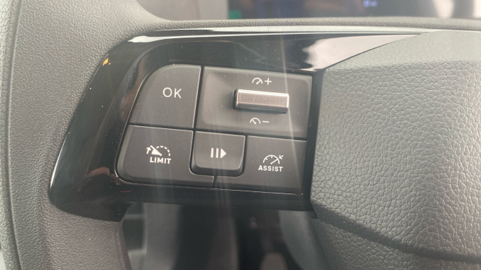 Peugeot Expert M Diesel 2.2 BlueHDi 150 Professional Van - Image 18